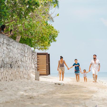 Club Serena Resort Moalboal Exteriör bild