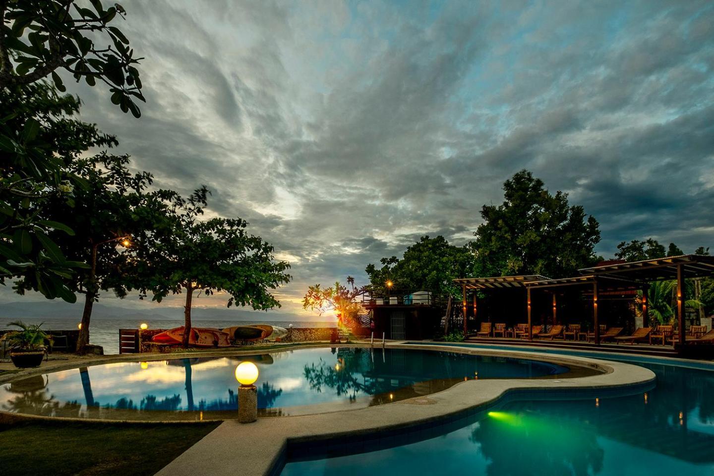 Club Serena Resort Moalboal Exteriör bild