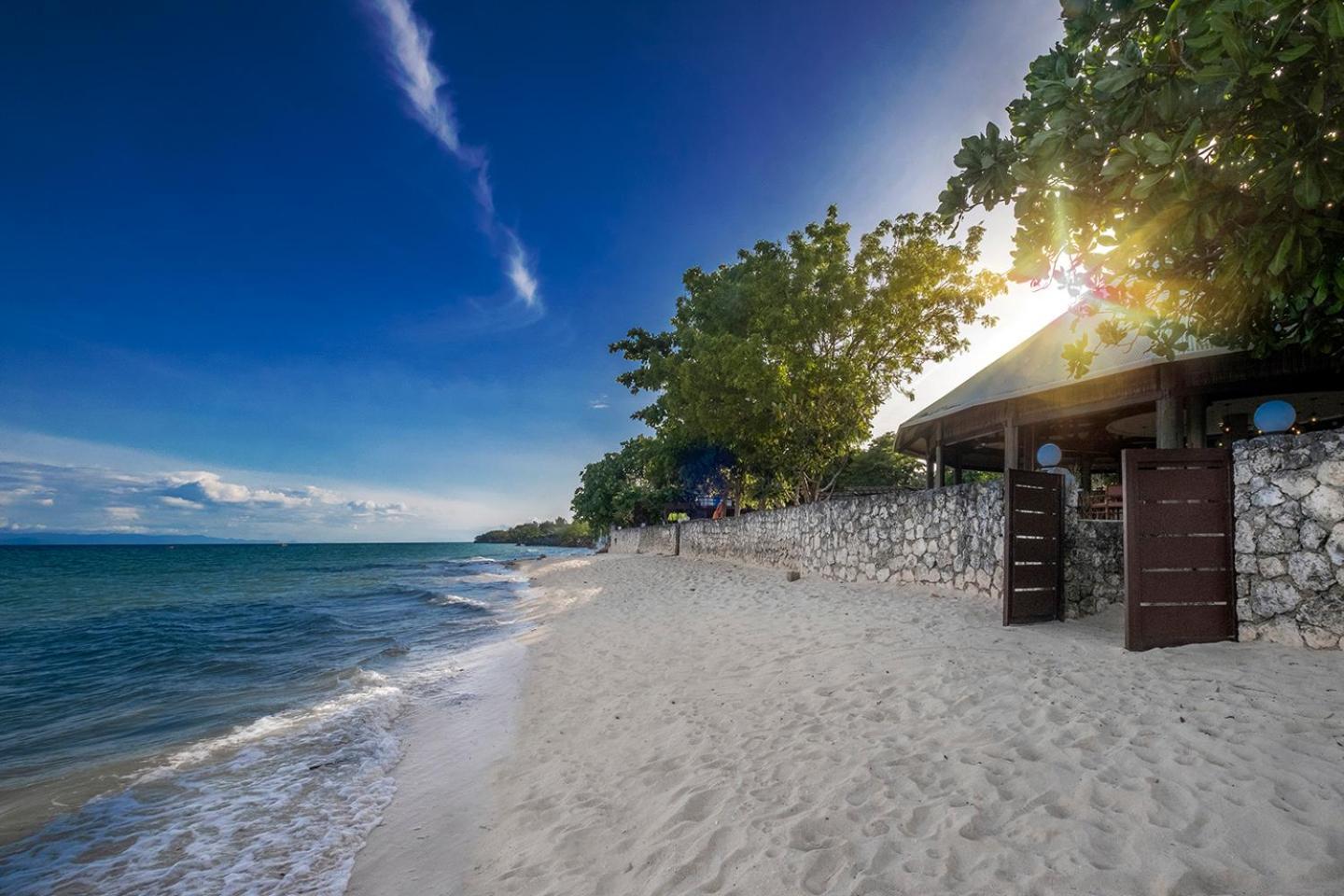Club Serena Resort Moalboal Exteriör bild